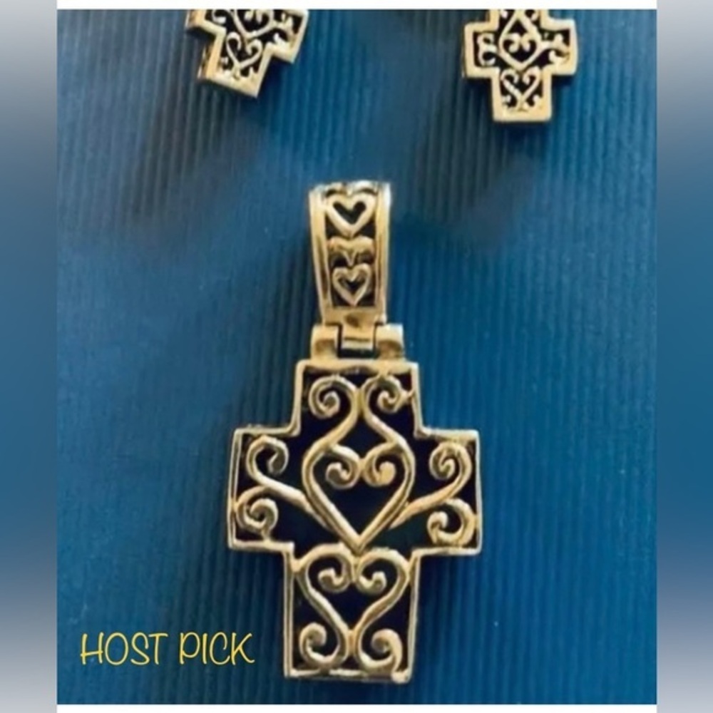 Handmade 925 Silver pendant and earrings SET. Filigree design. Made in Thailand